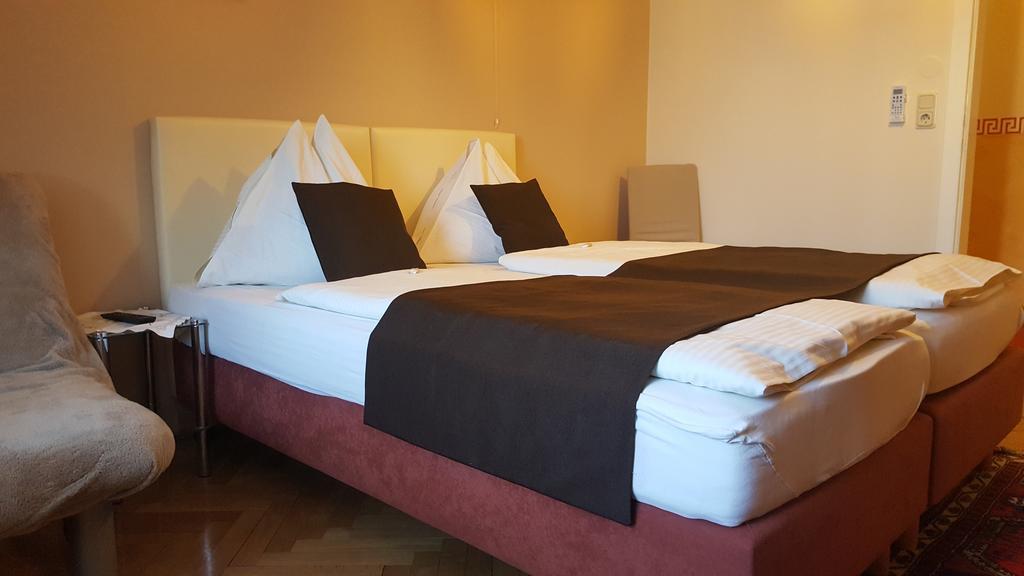 Privatpension Lang Hotel Leibnitz Ngoại thất bức ảnh